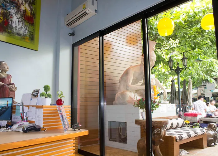 Cha-cha Khaosan Rambuttri 酒店 3*