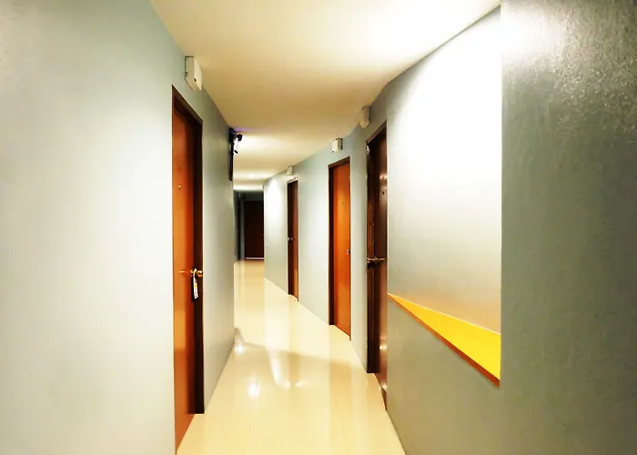 Cha-cha Khaosan Rambuttri Hotel 3*